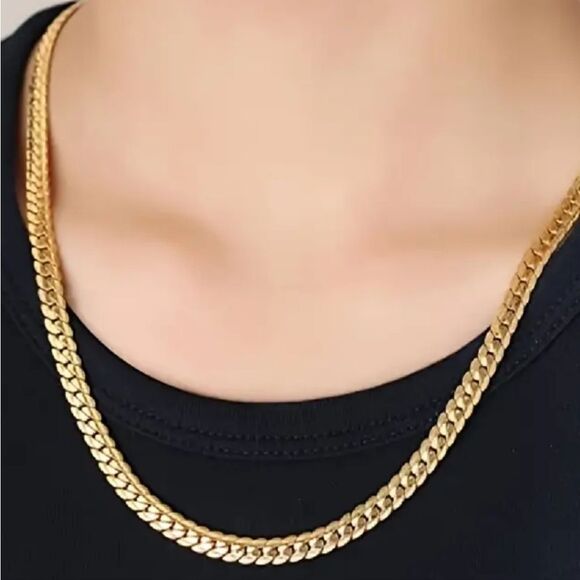 Golden stainless steel necklace 23.62 inches - Picture 2 of 7